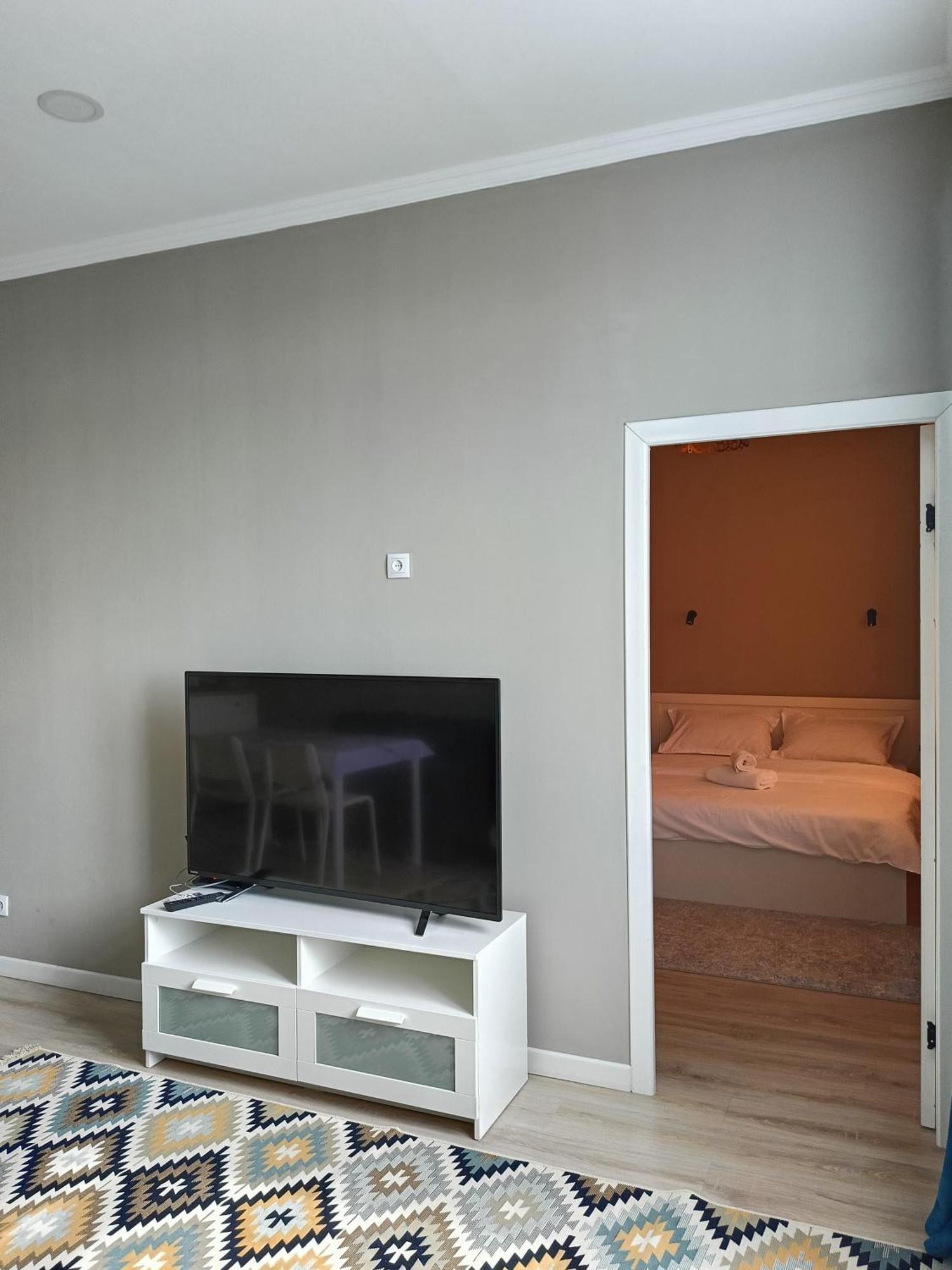 Apartment посуточно жк Lamiya